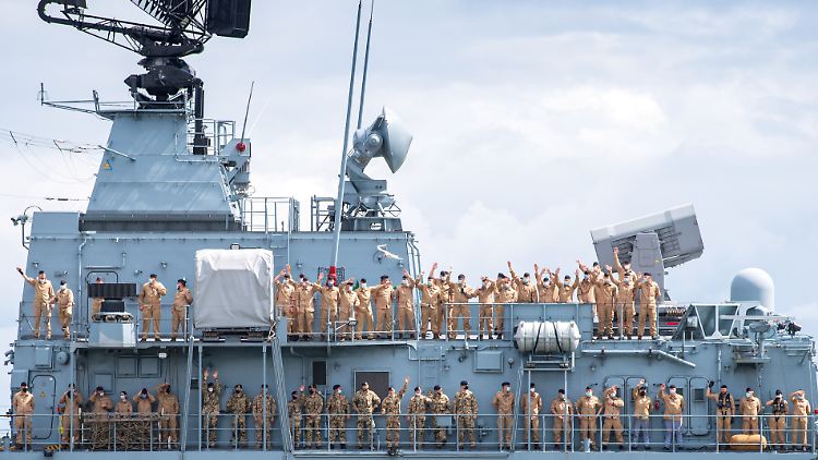 Mehr als 200 Soldaten sind an Bord der Fregatte.