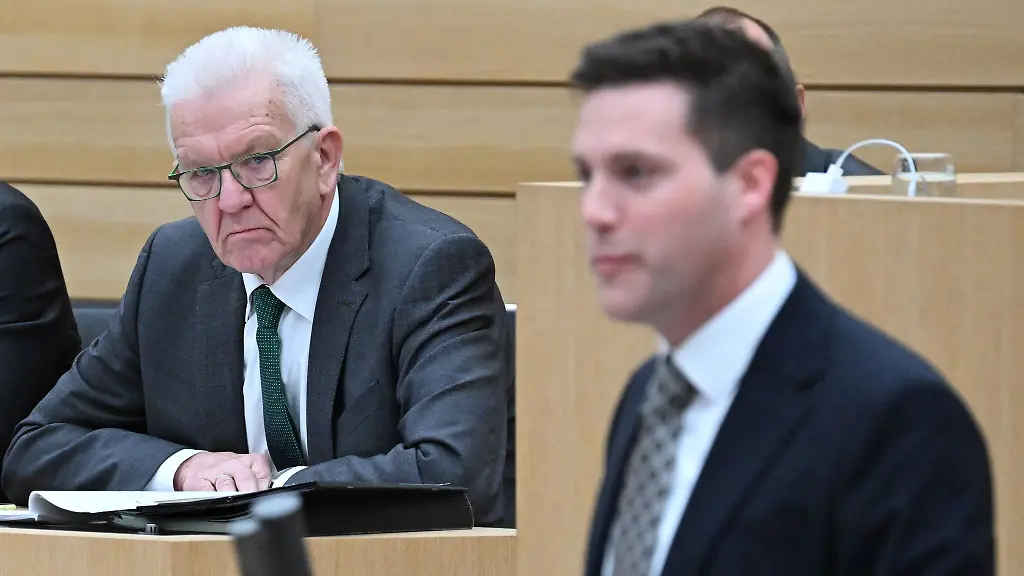 Aus-Sicht-von-CDU-Landeschef-Manuel-Hagel-braucht-es-eine-Modernisierung-des-Staates-Ministerpraesident-Winfried-Kretschmann-Gruene-ist-da-skeptischer