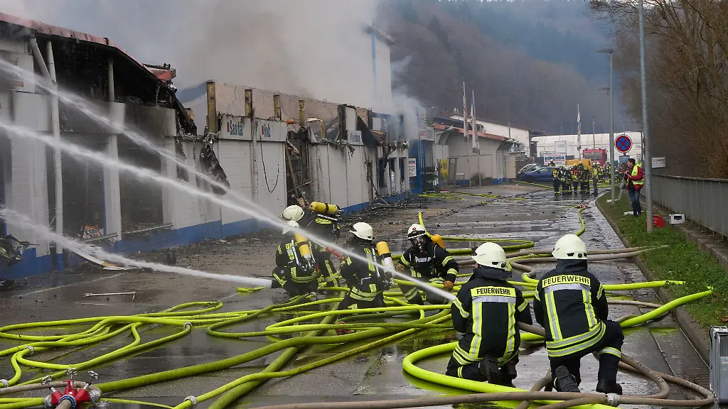 Die-Polizei-hat-Anwohner-aufgefordert-Tueren-geschlossen-zu-halten