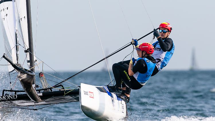 Das Kieler Katamaran-Duo Paul Kohlhoff/Alica Stuhlemmer sicherte sich die dritte deutsche Segelmedaille des Tages.