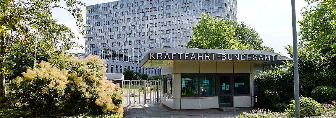 Das Kraftfahrt-Bundesamt ein eher unschöner Zweckbau in Flensburg.