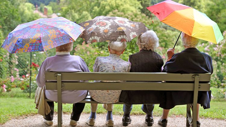 In Gesellschaft macht das Leben mehr Spaß: Hochbetagte sind häufig aktiv.