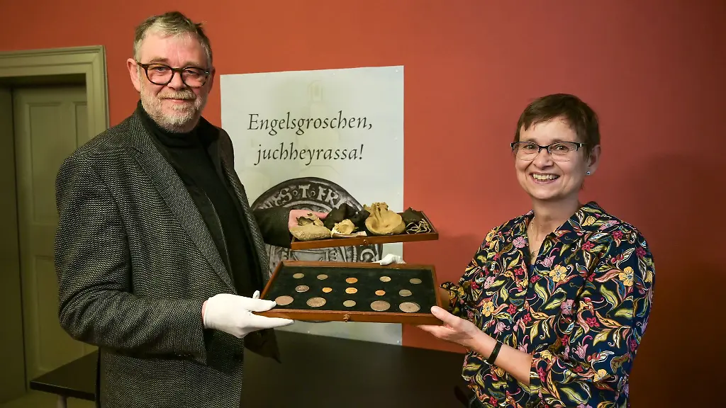 Der-Evangelische-Kirchengemeindeverband-Lutherstadt-Eisleben-als-Eigentuemer-hat-die-Muenzen-als-Dauerleihgabe-an-die-Kulturstiftung-Sachsen-Anhalt-uebergeben