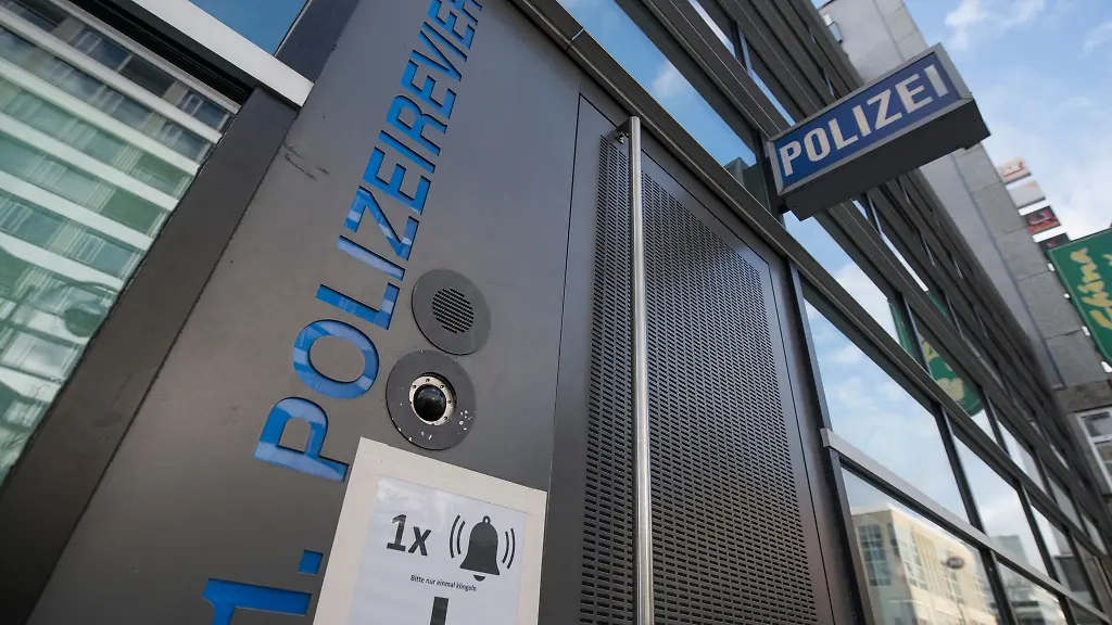 Disziplinarverfahren-gegen-Frankfurter-Polizisten