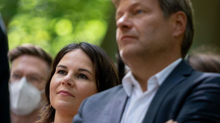 Baerbock und Habeck wollen wieder in die Offensive kommen.