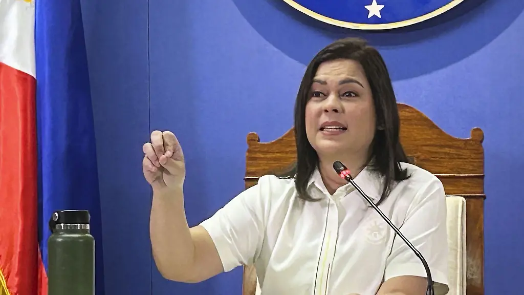 Die-philippinische-Vizepraesidentin-Sara-Duterte-hat-nach-eigenen-Angaben-fuer-den-Fall-ihrer-Ermordung-einen-Killer-beauftragt-der-Praesident-Marcos-Jr-toeten-soll
