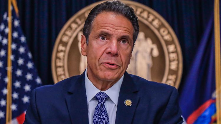 Cuomo bezeichnet Berührungen und Küsse als Gesten der Wärme und Freundschaftlichkeit.