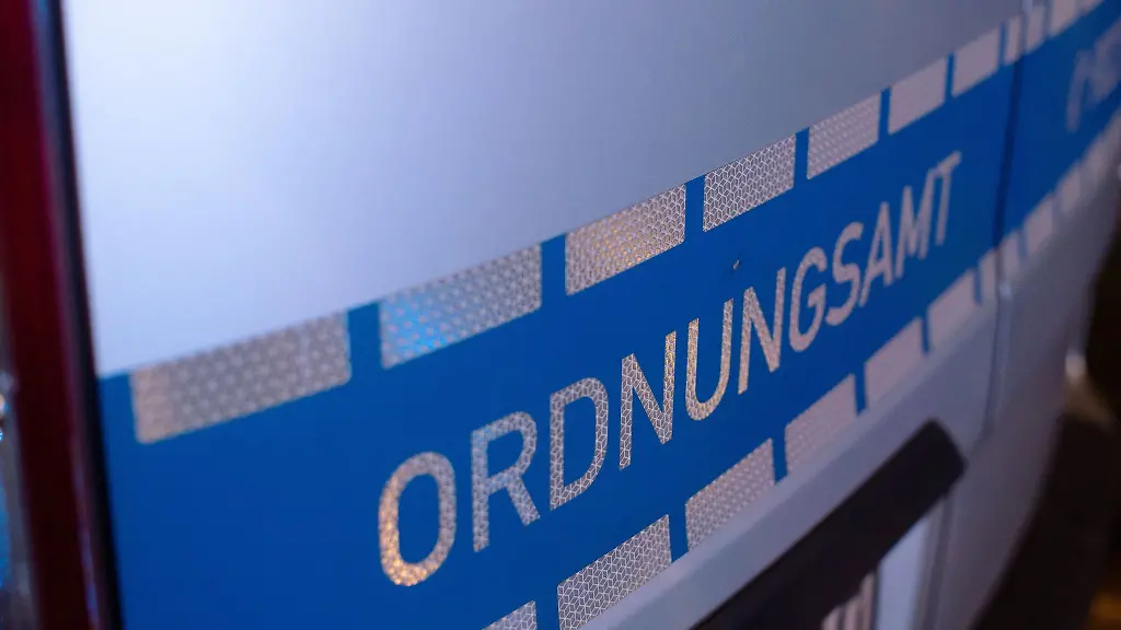 Bei-einem-Einsatz-gegen-illegales-Gluecksspiel-und-fuer-Jugend-und-Nichtraucherschutz-in-Reinickendorf-fielen-zahlreiche-Verstoesse-auf