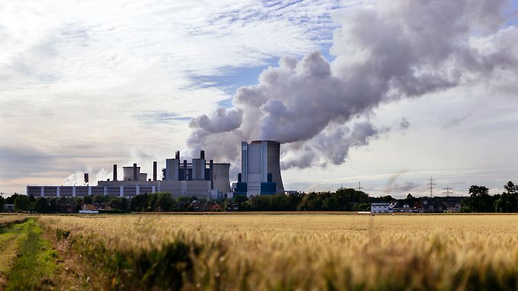 Höhere Energiepreise bekommen Industrie und Verbraucher zu spüren.