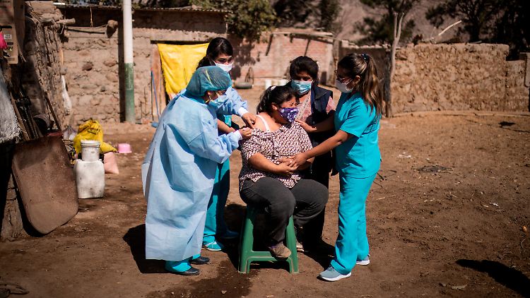 In Peru hat erst ein Viertel der Bevölkerung eine erste Spritze gegen Corona erhalten. Nur 16 Prozent sind vollständig geimpft.