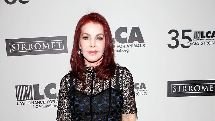 Hat nach ihrem Bruder nun auch ihre Mutter verloren: Priscilla Presley.