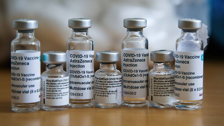 Jeder, der schon zwei Dosen des Astrazeneca-Impfstoffs erhalten hat, soll eine Auffrischung mit einem mRNA-Vakzin bekommen.