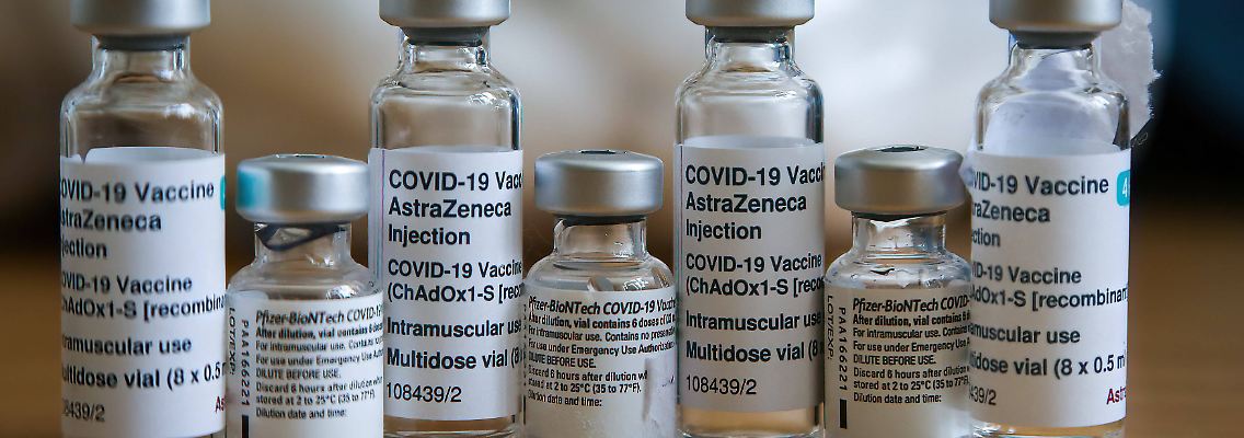 Astrazeneca Biontech.jpg