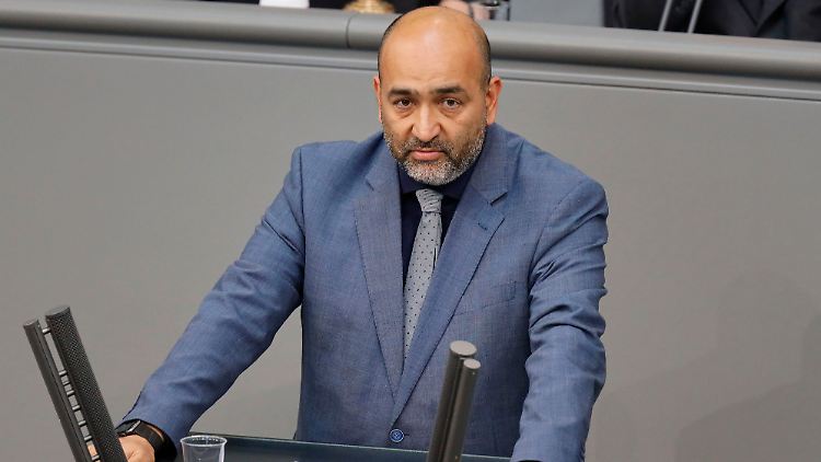 Grünen-Außenpolitiker Omid Nouripour wirft der SPD "Heuchelei" bei der Abschiebeentscheidung vor. 
