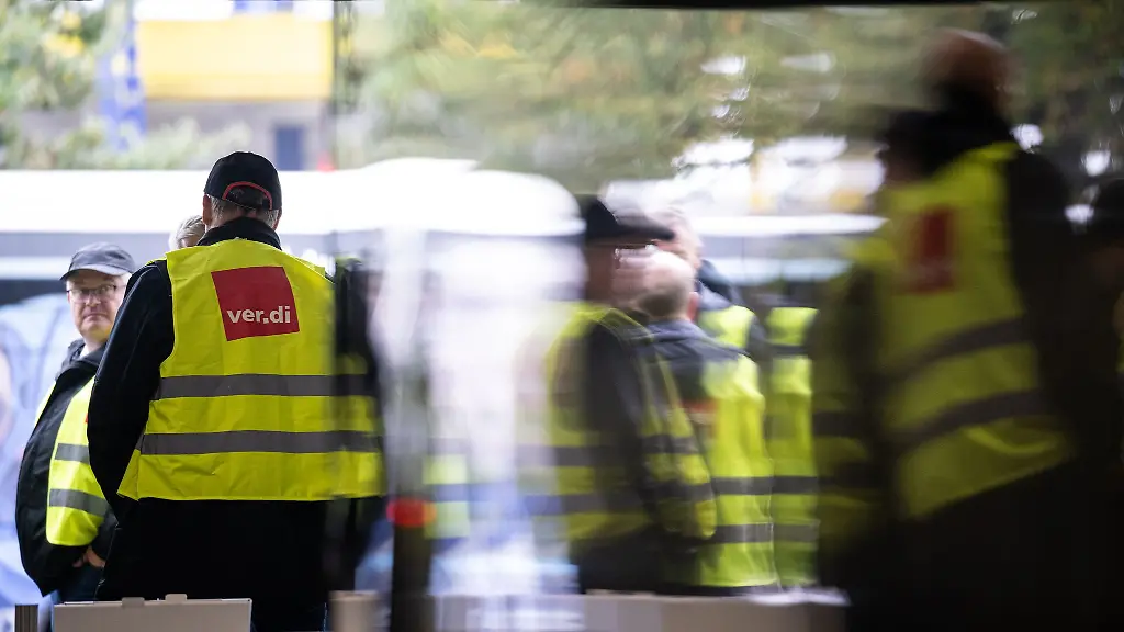 In-Schleswig-Holstein-kommt-es-im-privaten-Busgewerbe-in-den-naechsten-vier-Tagen-zu-Streiks-Symbolbild