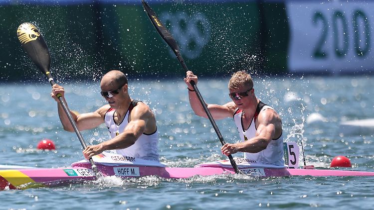 Max Hoff (vorne) und Jacob Schopf dürfen Silber bejubeln.