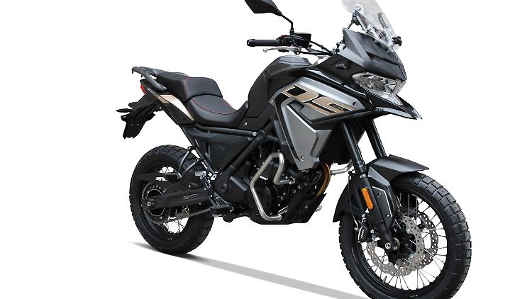 Die Voge 650 DSX macht dank des Einzylinders eine recht schlanke Figur.