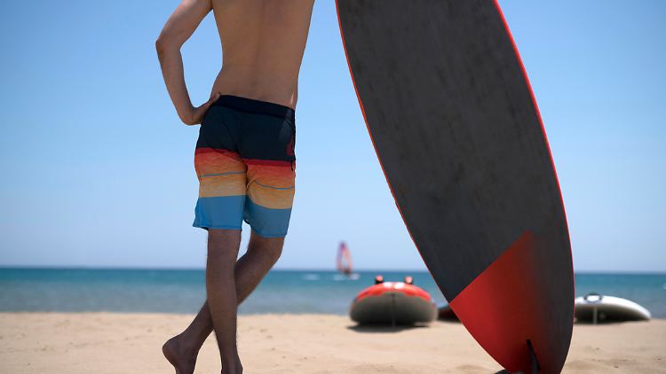 Macht eine gute Figur am Strand: die richtige Badehose mit optimalem Sitz.