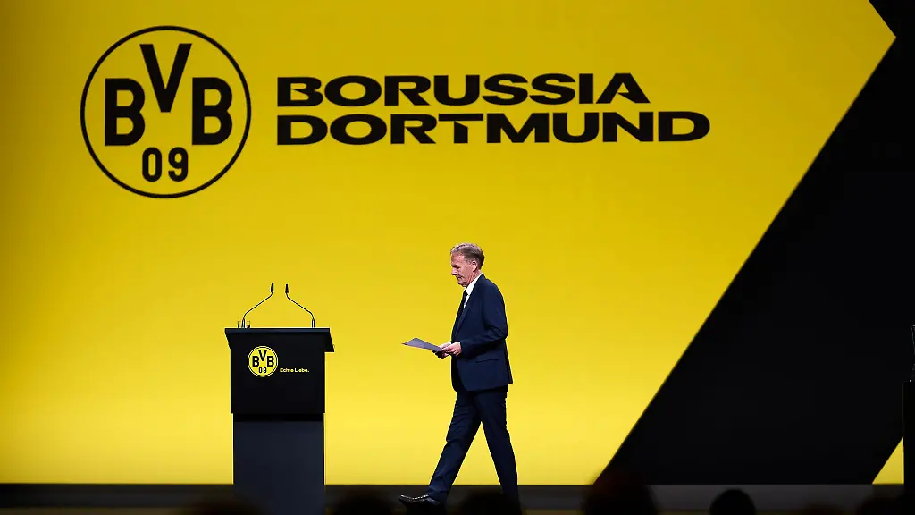 BVB-Geschaeftsfuehrer-Hans-Joachim-Watzke-rechnete-vor-dass-bei-der-Mitgliederversammlung-nur-0-25-Prozent-der-215-000-Mitglieder-gegen-die-Partnerschaft-mit-Rheinmetall-gestimmt-haetten