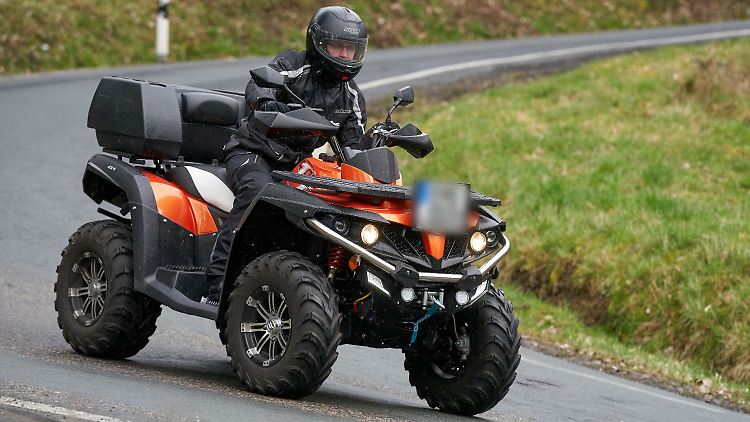 Wer mit einem Quad unterwegs ist, muss sich nicht nur an völlig verändertes Lenkverhalten gewöhnen.