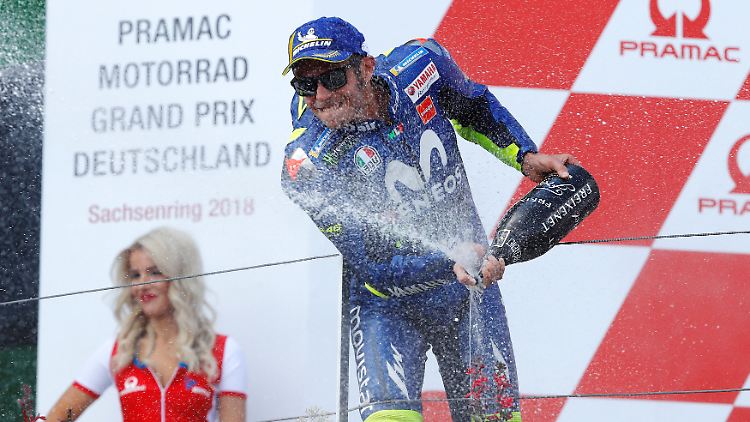 Ein Bild aus besseren Zeiten: Valentino Rossi hört auf.