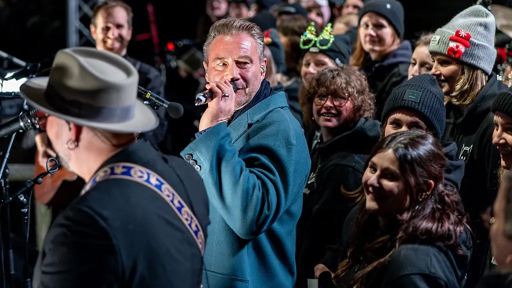 Sasha-gab-in-Hamburg-ein-kostenloses-Konzert