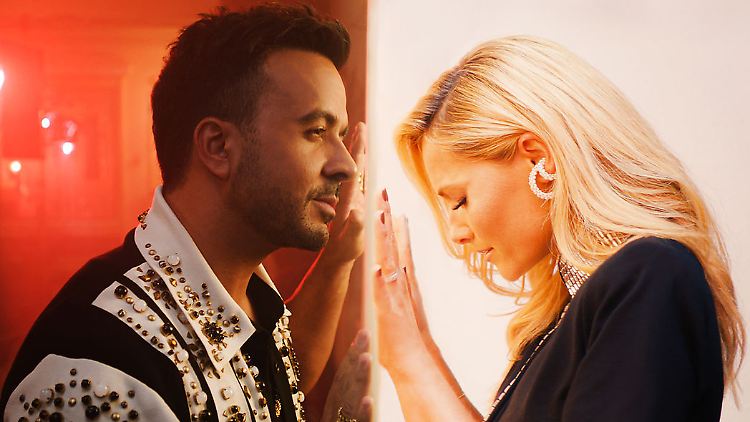 Latino-Klänge treffen auf Pop-Schlager: Luis Fonsi und Helene Fischer liefern mit "Vamos a Marte" womöglich den Sommerhit des Jahres. 