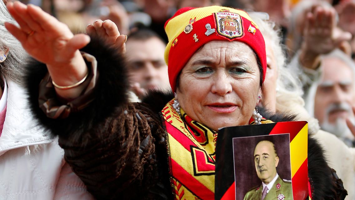 Todestag des Diktators am 20. November 2010 in Madrid: Noch immer gibt es zahlreiche Franco-Anhänger in Spanien, die sein "Ansehen" bewahren wollen.