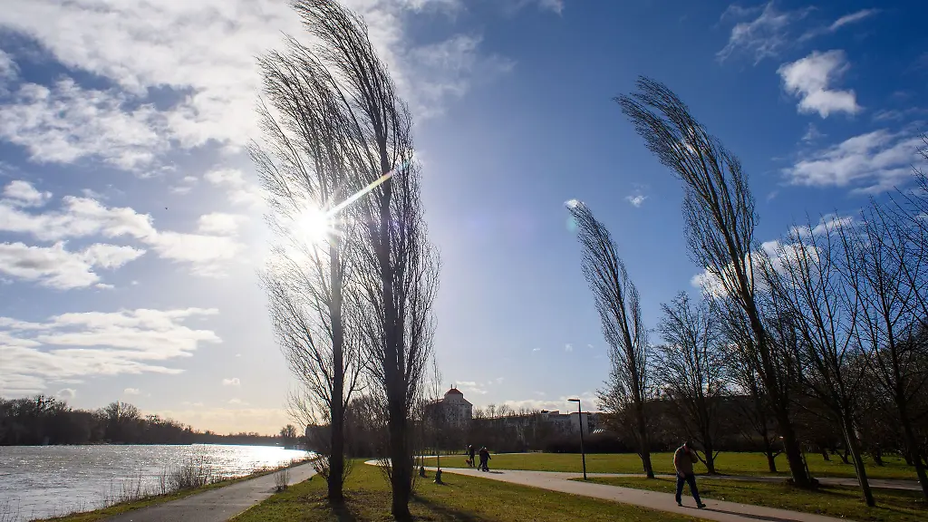 Bei-mildem-Wetter-stuermt-es-im-Freistaat-zum-Start-in-die-neue-Woche