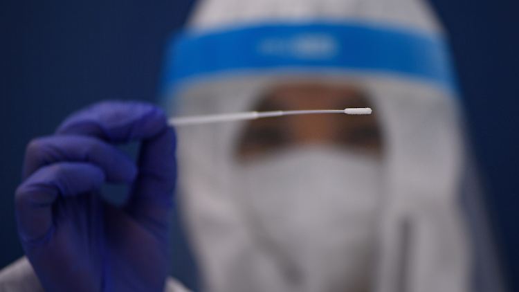 Das RKI zählte seit Beginn der Pandemie 3.956.387 nachgewiesene Infektionen mit Sars-CoV-2.