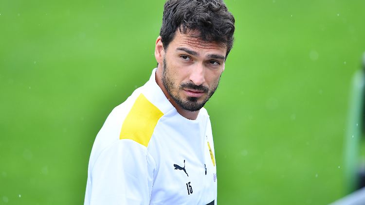 Für Hummels kommt das erste Spiel unter Flick zu früh.