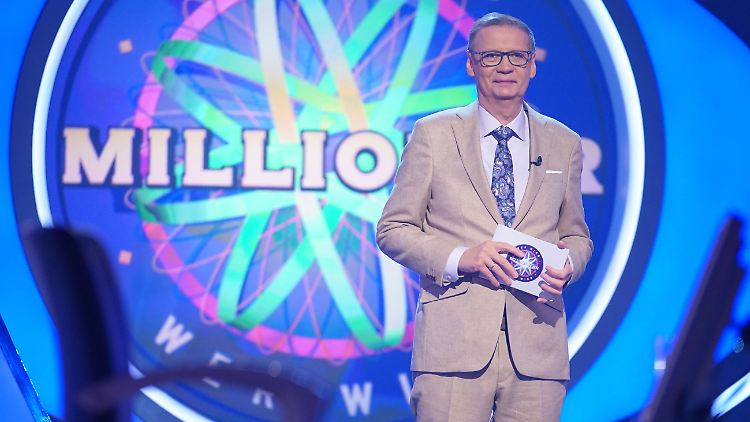 Günther Jauch staunt über renitente Rentner in Straßenbahnen.