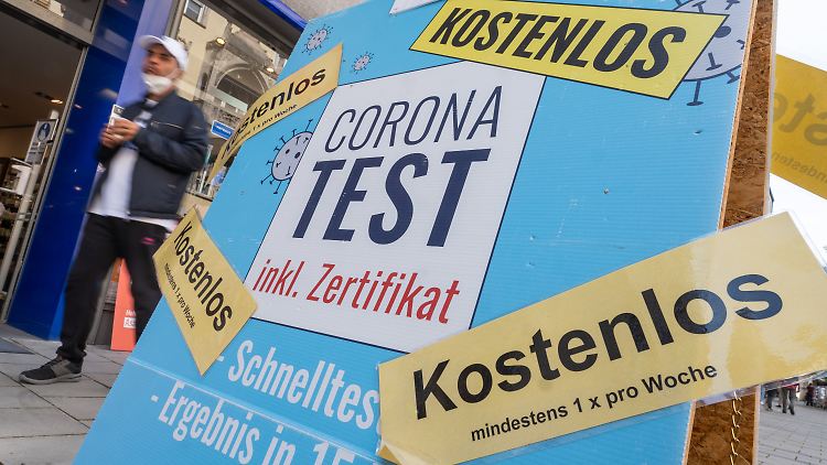 Derzeit können sich die Menschen überall kostenlos auf das Coronavirus testen lassen. Diese Möglichkeit könnte bald wegfallen.