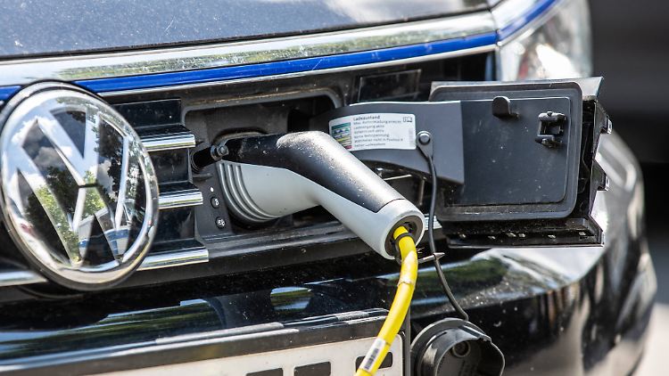 VW habe sich zum "ernsthaften Vorreiter beim Übergang zu 100 Prozent emissionsfreien Fahrzeugen entwickelt", lobt die ICCT-Chefin.