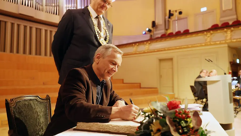 Seiler-wurde-1963-in-Gera-geboren-und-machte-dort-viele-fuer-seine-spaeteren-Werke-praegende-Erfahrungen