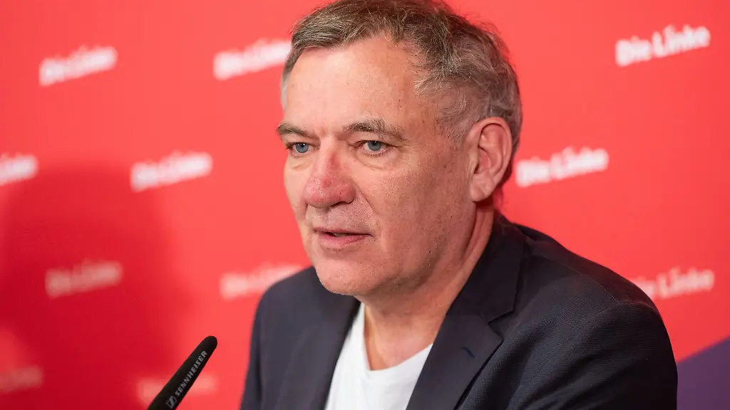 Es-ist-so-viel-Leben-in-dieser-Partei-sagte-Jan-van-Akten-auf-einem-Thueringer-Landesparteitag-in-Weimar