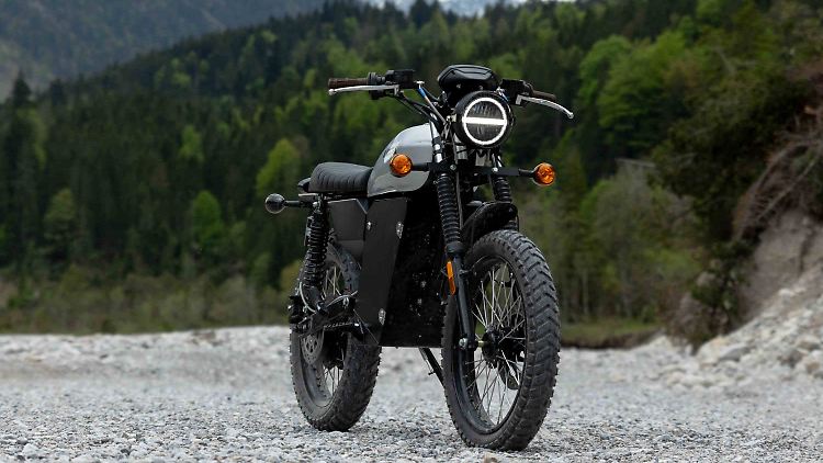 Optisch nimmt die Bonfire Anleihen bei den frühen Enduros, wie etwa der Yamaha XT 250.