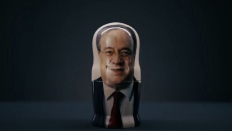 Die SPD stellte Armin Laschet in einem Film als Matrjoschka dar. Ein offizieller Wahlkampfspot ist das aber nicht.