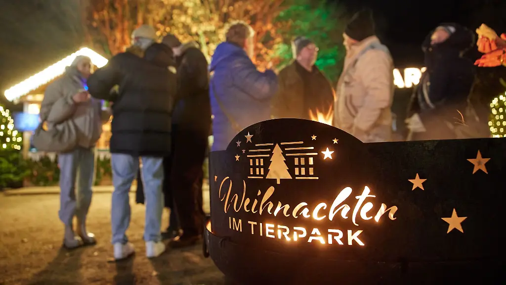 Weihnachten-im-Tierpark-ist-am-Freitagabend-eroeffnet-worden