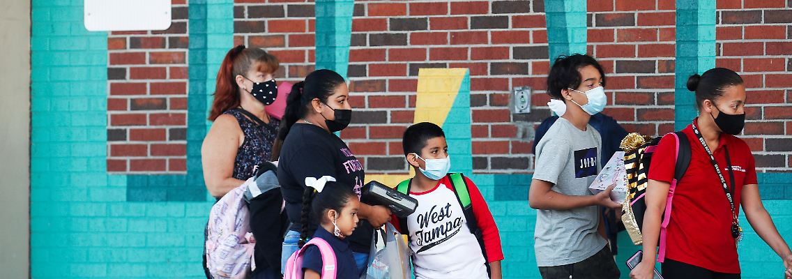 2021-08-10T142824Z_989294623_RC2A2P9HTBBB_RTRMADP_3_HEALTH-CORONAVIRUS-USA-MASKS.JPG