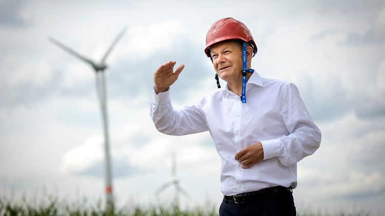 Wenn es nach Scholz geht, müssen gleich im ersten Jahr nach der Wahl Gesetzesänderungen den Ökostrom-Ausbau erleichtern.
