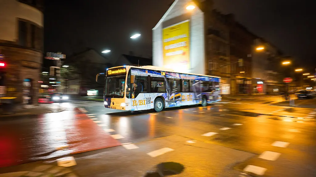 Die-Fahrkarten-fuer-eine-Busfahrt-werden-im-Saarland-kuenftig-deutlich-teurer