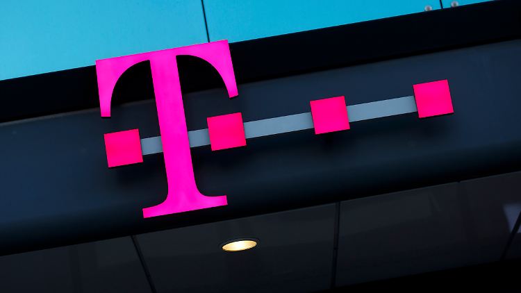 Die Telekom-Aktie hatte den Xetra-Handel bei 17,61 Euro beendet.