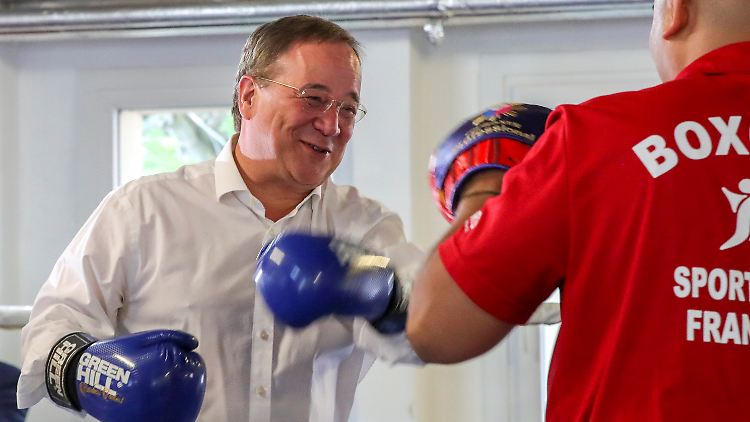 Armin Laschet am Mittwoch im Boxcamp Gallus in Frankfurt/Main.