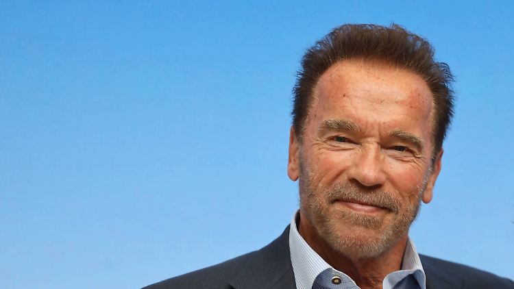 Schwarzenegger verglich die Vorsichtsmaßnahmen in der Pandemie mit denen im Straßenverkehr.
