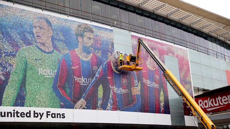 Der FC Barcelona radiert Messi aus - auf dem Gehaltszettel klappt das wohl noch nicht.