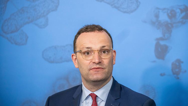 "Die vierte Welle kommt", sagt Gesundheitsminister Spahn.