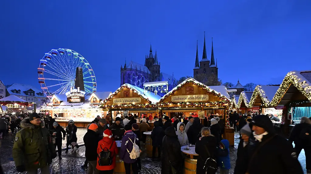 Vorfreude-schoenste-Freude-Der-Erfurter-Weihnachtsmarkt-ist-der-groesste-in-Thueringen