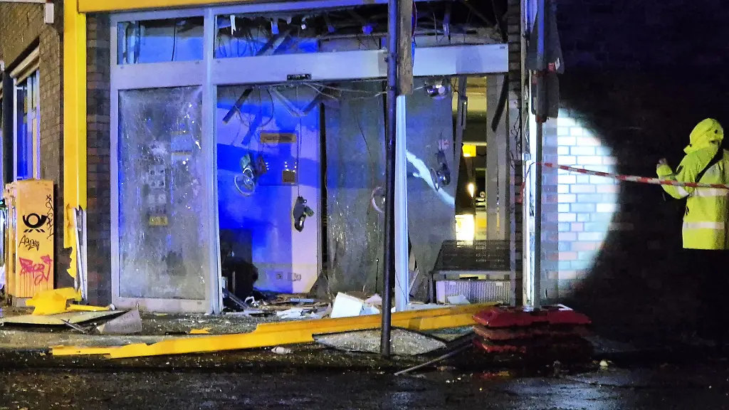 Gangster-sprengen-Kontoauszugsdrucker