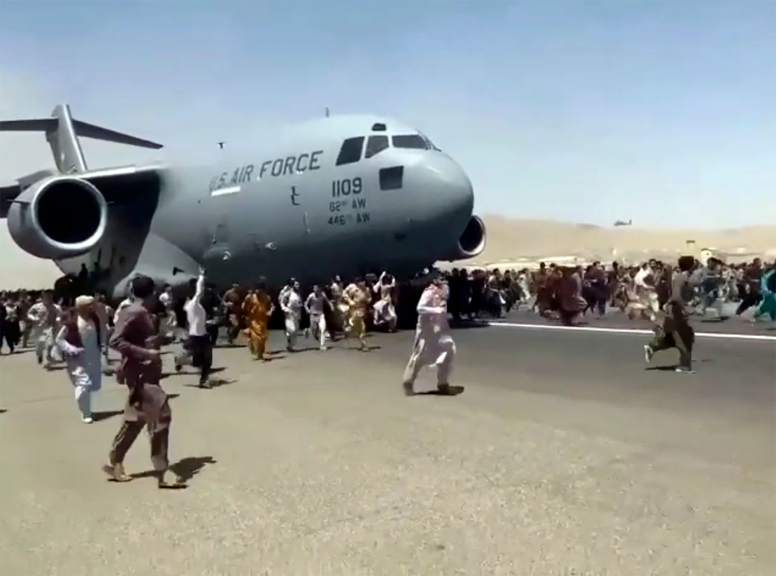 Bilder wie diese vom Hamid Karzai International Airport in Kabul, ... 